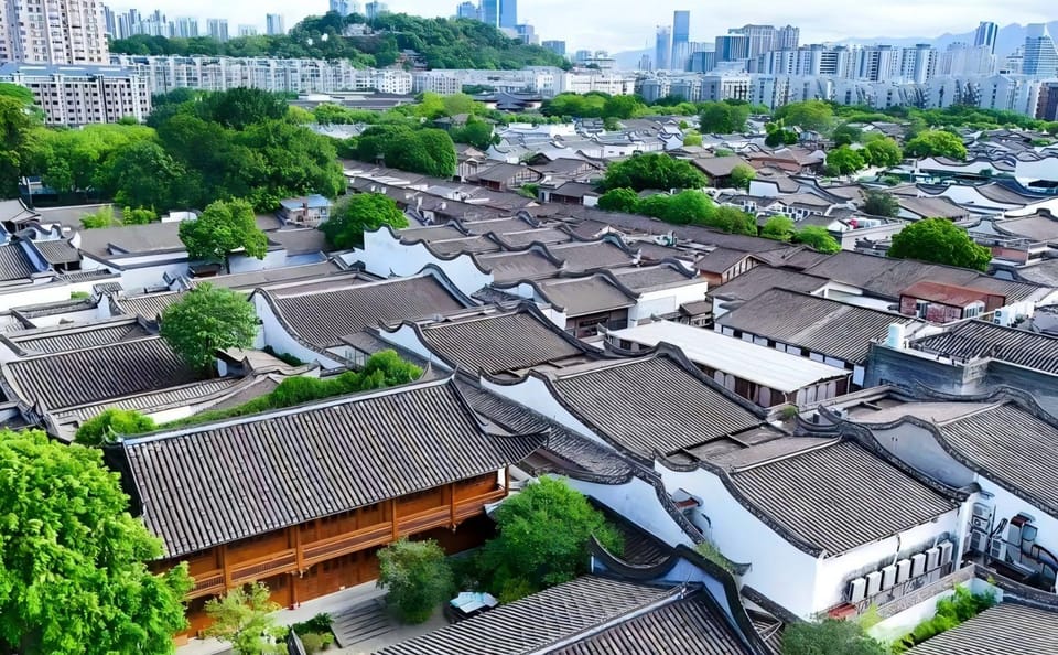 Guided Walking Tour of Fuzhou's Three Lanes and Seven Alleys