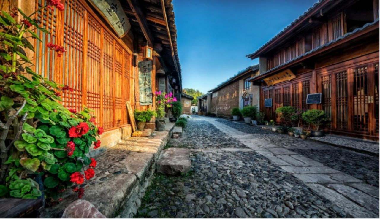 Street view of Shaxi ancient town 