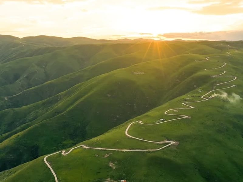 9-Day Lhasa to Kathmandu Overland Tour via Everest