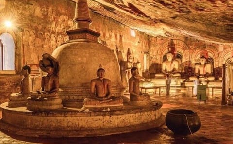 Sri Lanka 5-Day Coastal Tour with Sigiriya and Dambulla