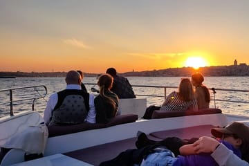 Bosphorus Sunset Cruise on a Deluxe Yacht in Istanbul