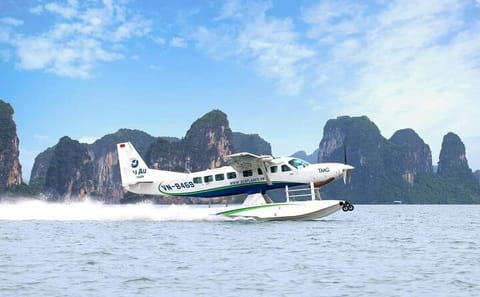 Scenic Seaplane and Luxury Cruise Tour in Halong Bay