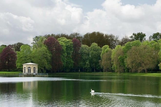 Private Half Day Trip From Paris to Fontainebleau