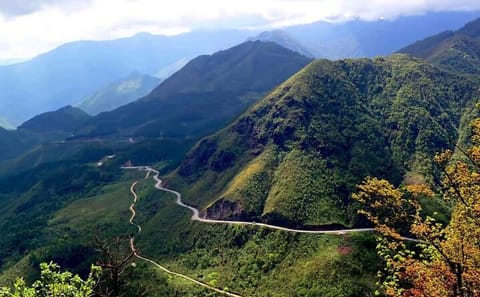 Adventure Tour from Sapa to O Quy Ho and Sin Chai Village