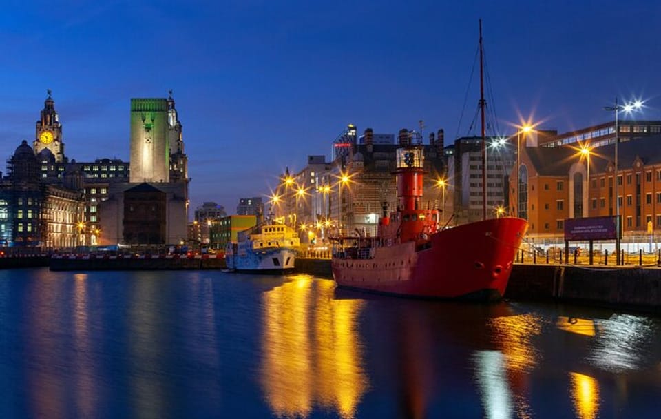 Professional Photo Shoot Tour in Liverpool
