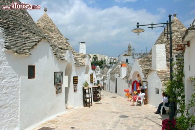 Private Tour: The Trulli of Alberobello from Naples photo 4