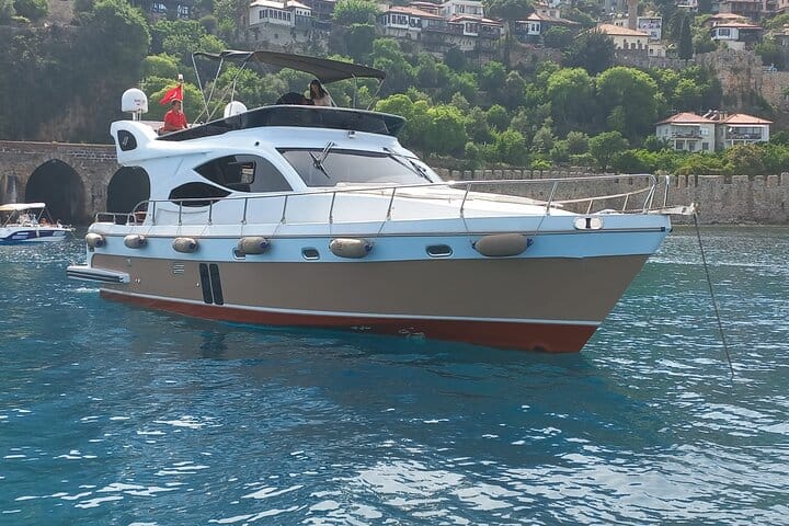 All-inclusive Private Luxury Yatch Tour in Alanya.