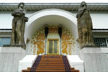 Frankfurt Walking Tour: Explore History, Culture, and Cuisine