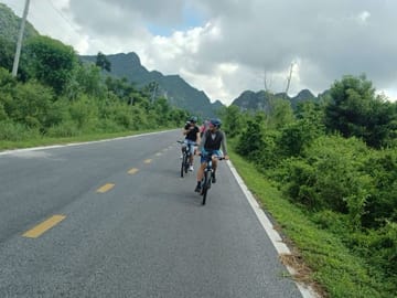Easy Rider Cat Ba – National Park & Caving
