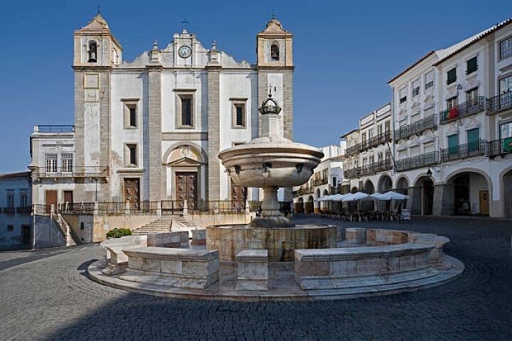 Évora & Monsaraz: UNESCO Heritage, Wine & Medieval Charm