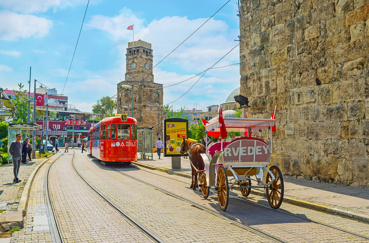 Antalya: Old Town Walking Tour incl. Turkish Tea and Baklava 3