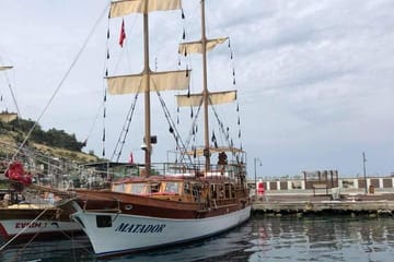 Kuşadası National Park Boat Tour with Lunch and Transfers