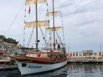 Kuşadası National Park Boat Tour with Lunch and Transfers