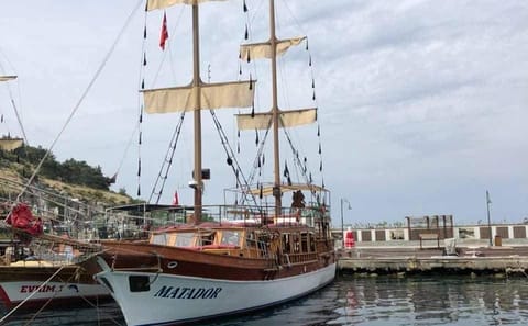 Kuşadası National Park Boat Tour with Lunch and Transfers