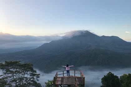Sunrise View and Natural Hot Springs Tour in Bangli, Bali