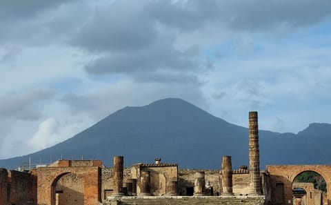 High-Speed Train Tour of Pompeii and Naples from Rome