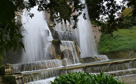 Half-Day Tour of Tivoli's Villa d'Este and Hadrian's Villa