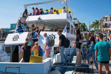 Blue Lagoon Boat Tour with Bus Transfer in Paphos, Cyprus
