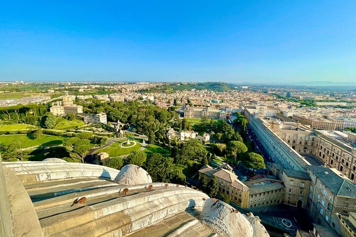 St. Peter’s Dome, Basilica & Grottoes Tour with Breakfast on the Roof