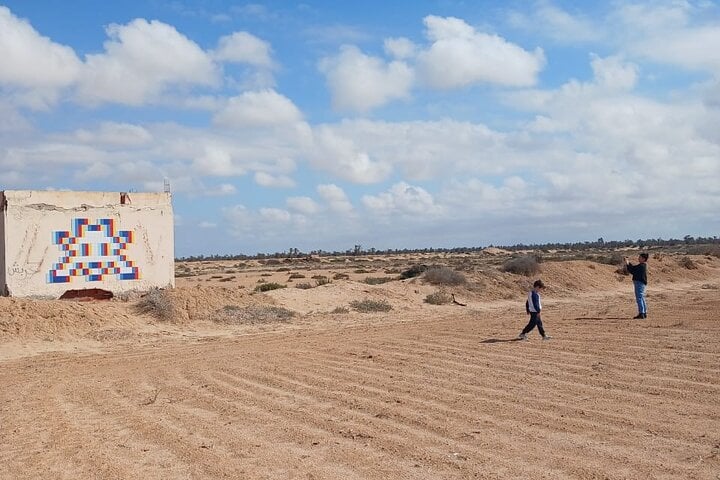 Djerba: a "Space Invaders" day with lunch. 6