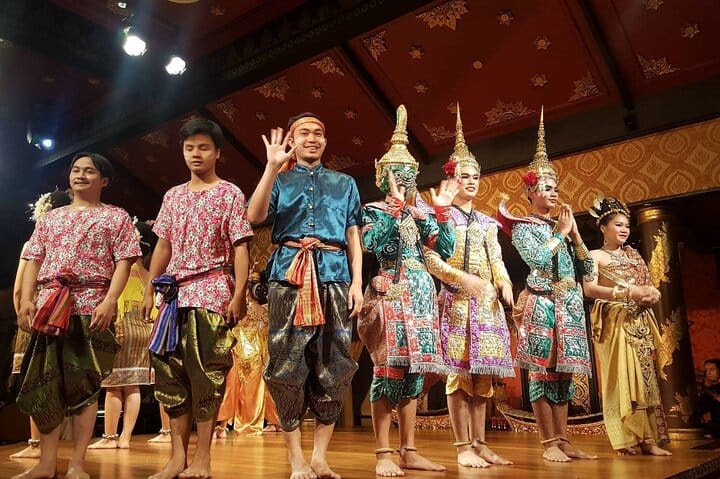 Fine Dining with Cultural Show by the Mandarin Oriental 2