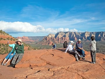 Small-Group Full Day Tour from Phoenix to Sedona and Grand Canyon