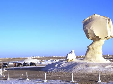 3-Day Adventure Tour to White Desert and Bahariya Oasis from Cairo