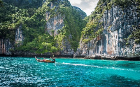 Speedboat Tour of Phi Phi and Khai Nai Islands from Phuket