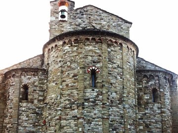 Discover San Leo: Italy’s Dramatic Cliffside Citadel
