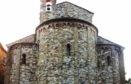 Explore San Leo: A Walking Tour of Italy's Cliffside Citadel