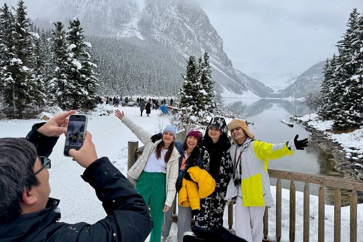 Banff Explorer Private Tour with Lake Louise and Moraine Lake