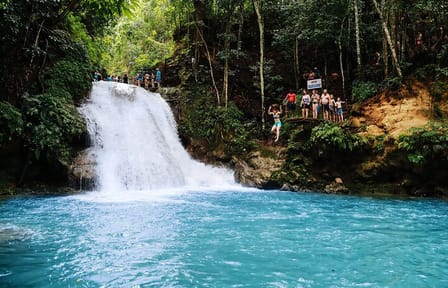 Half-Day Adventure Tour of Dunn's River Falls and Blue Hole in Ocho Rios