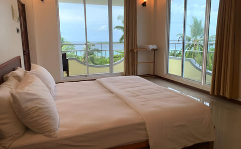 Romantic 4-Night Getaway at Noah Beach House, Himmafushi