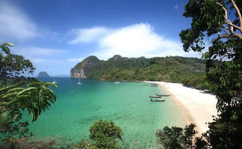 Small Group Tour of Phuket and Trang's Coastal Wonders