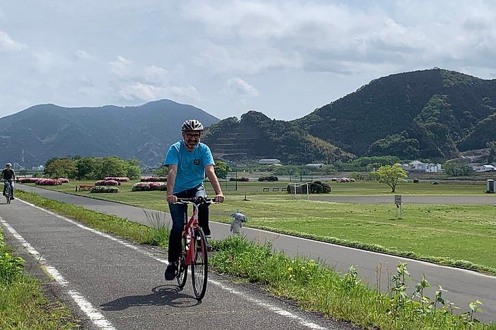 Guided Bike Tour to a Green Tea Farm in Shizuoka (not e-bikes)