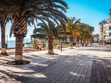 Saranda city tour with Lekursi Castle and Blue Eye kayaking