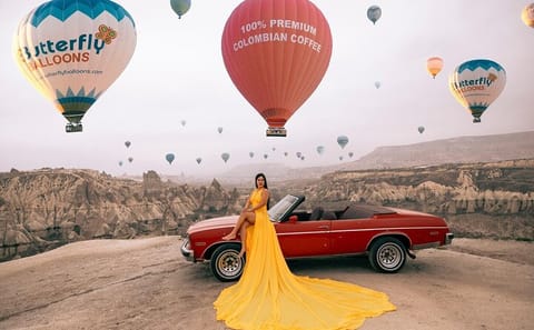 Classic Car Sunrise and Sunset Tour in Göreme, Türkiye
