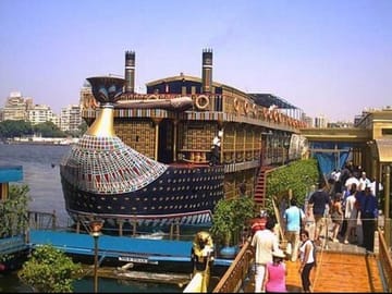 Cairo Nile Dinner Cruise with Live Entertainment and Buffet