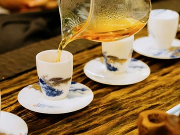 Hanoi Tea Tasting Experience with Local Artisan Guide