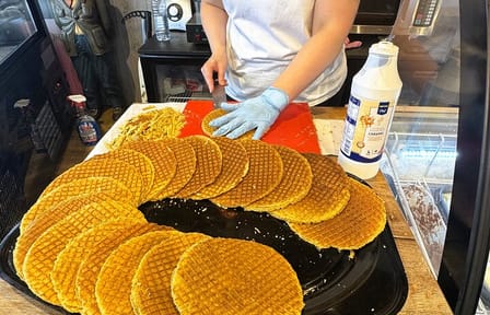 Amsterdam food tasting tour in Hidden Gems for small groups