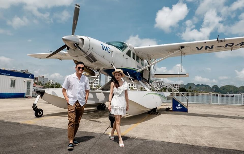 25-Minutes Sightseeing Seaplane Over Halong Bay from the Sky