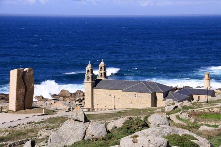 Excursion to Finisterre + Muxia + Costa da Morte (7 stops)