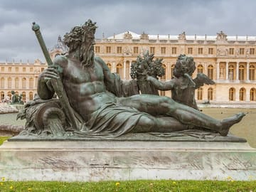 Versailles and Marie Antoinette's Estate Day Trip from Paris
