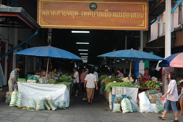 Monks Morning Almsgiving Tour – Traditional Food Offering 9
