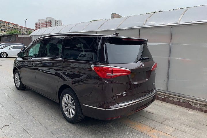Ho Chi Minh Tan Son Nhat Airport Chauffeur Service. Pick up. 4