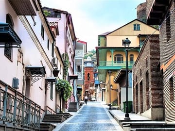4 Full days in Georgia with private tour, free aiport