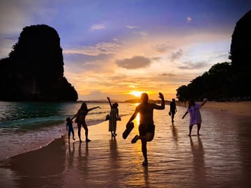 4 ISLANDS SUNSET – Small Group Tour 12 Guests