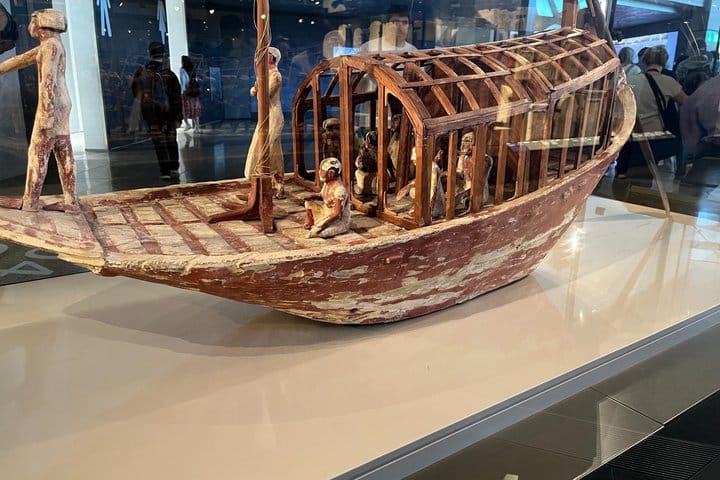 Expert Female Egyptologist to Grand Museum, Giza Pyramids, Sphinx