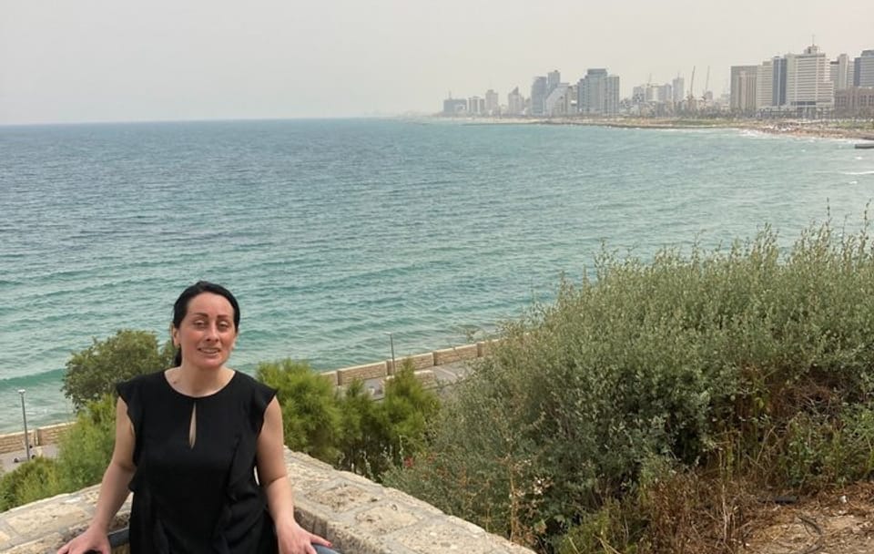 Culinary Tour of Sarona Market and Azrieli Mall in Tel Aviv