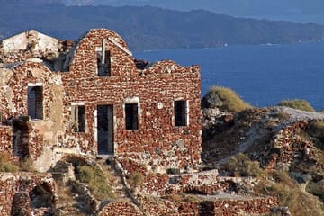 Private Tour of Santorini's Venetian Castles and History